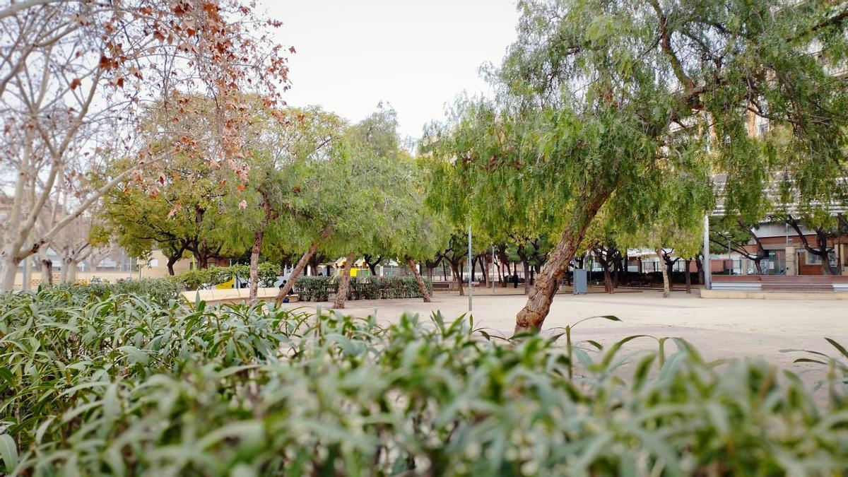 El parque de la Alhambra de L'Hospitalet, en el barrio de Santa Eulàlia.