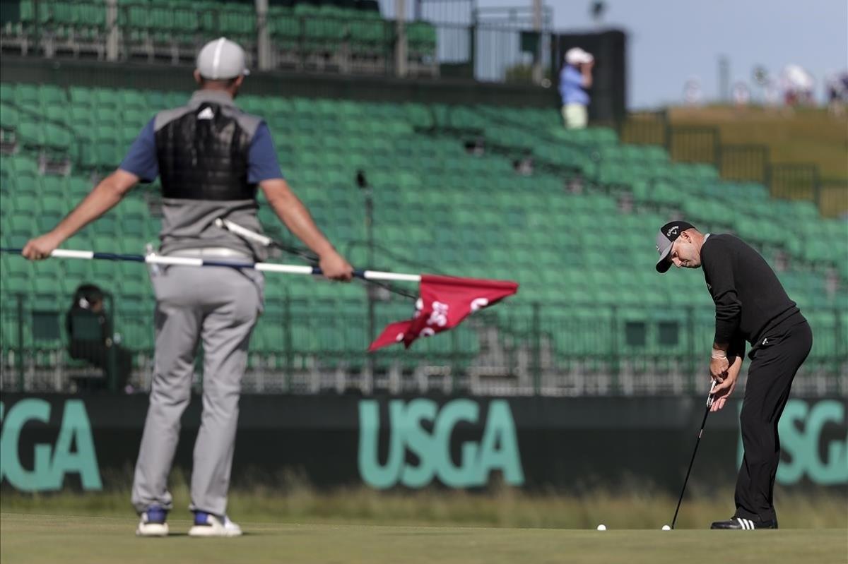 lmendiola43724630 sergio garcia  of spain  putts on the 17th green during a pr180613184105