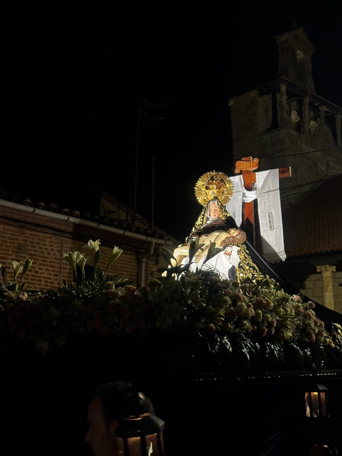 GALERÍA| La procesión de Nuestra Madre de las Angustias en El Perdigón