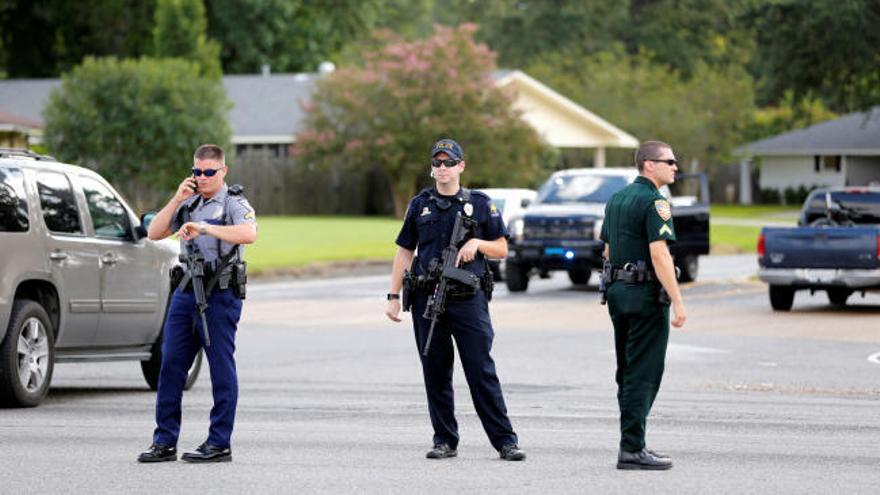 Mueren tres policías y varios resultan heridos tras un ataque en Baton Rouge, en Louisiana