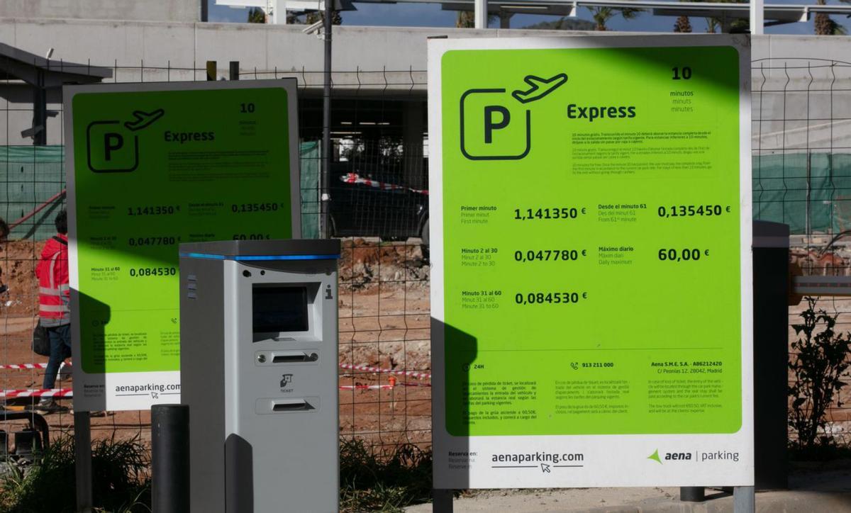 Detalle de los precios del aparcamiento. | VICENT MARÍ