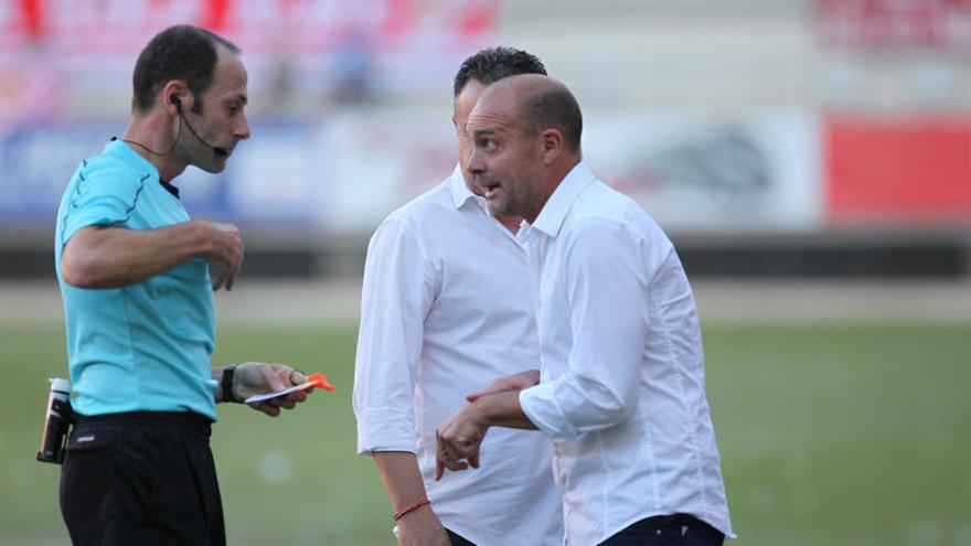 Vicente Mir, en el banquillo del Real Murcia