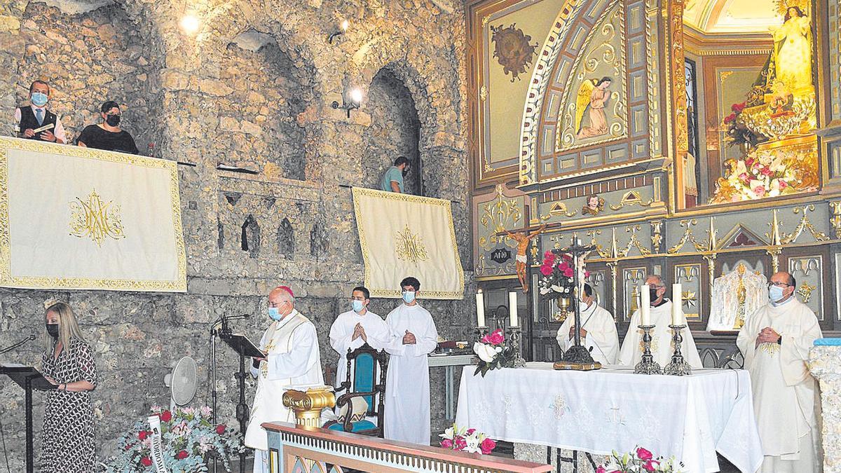 Misa en honor de la Virgen de la Esperanza de Calasparra.