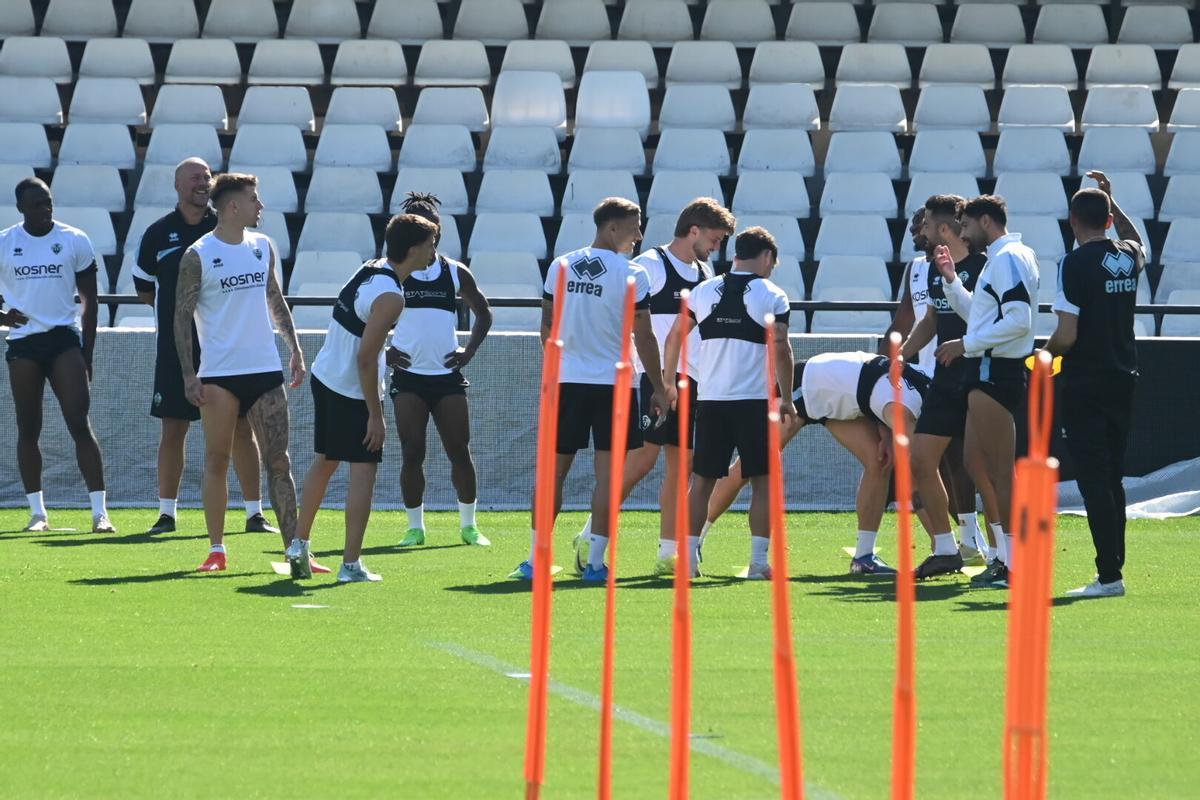 El equipo de Pablo Hernández prepara el partido contra el Burgos