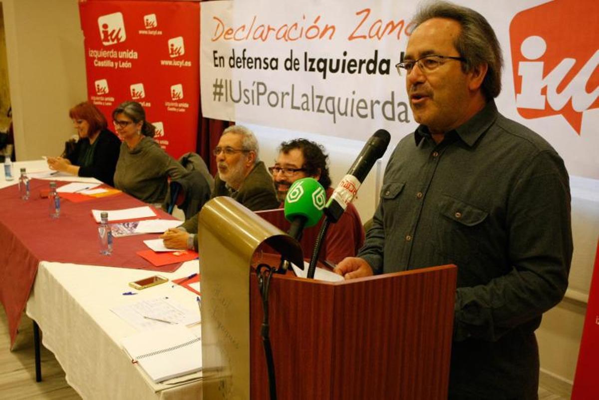 Francisco Guarido en un acto de Izquierda Unida. | Jose Luis Fernández