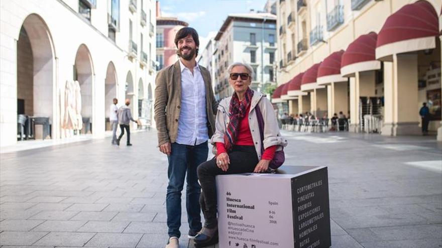 «Ser mujer casada y con hijos impide ver que eres artista»