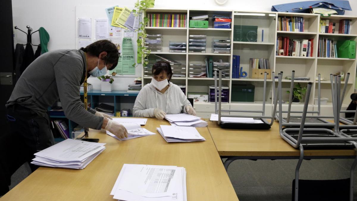 Dos docents a l&#039;escola Marta Mata de Girona |