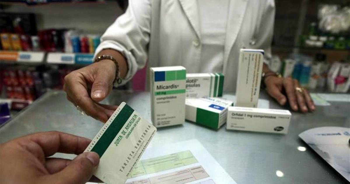 Los andaluces pueden ya usar la receta electrónica en otras regiones