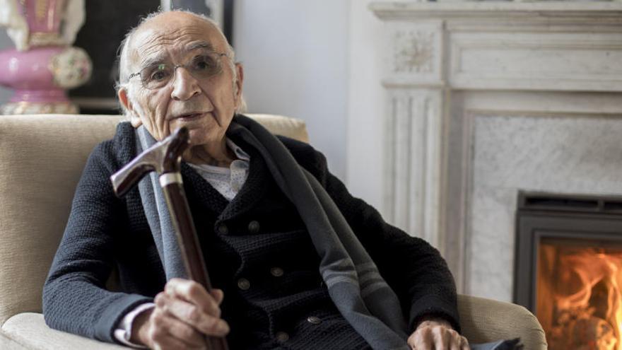 La Real Academia de Bellas Artes propone a Francisco Brines para el Princesa de Asturias