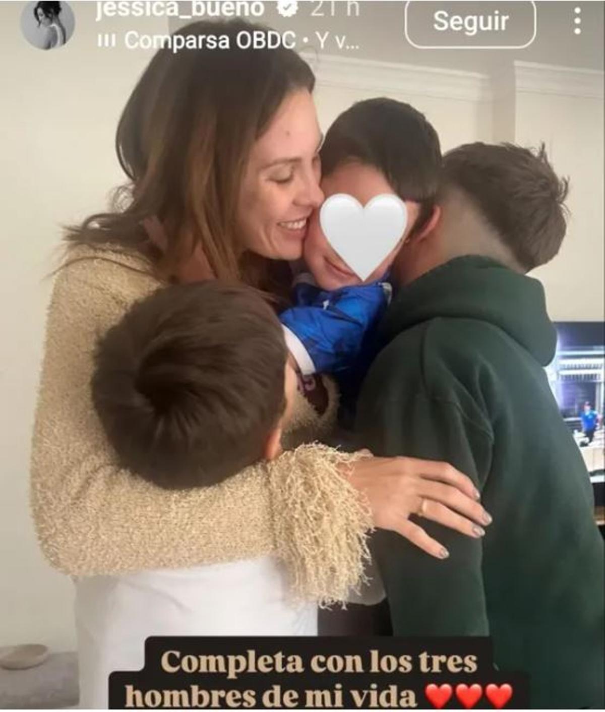 Jessica Bueno y sus hijos