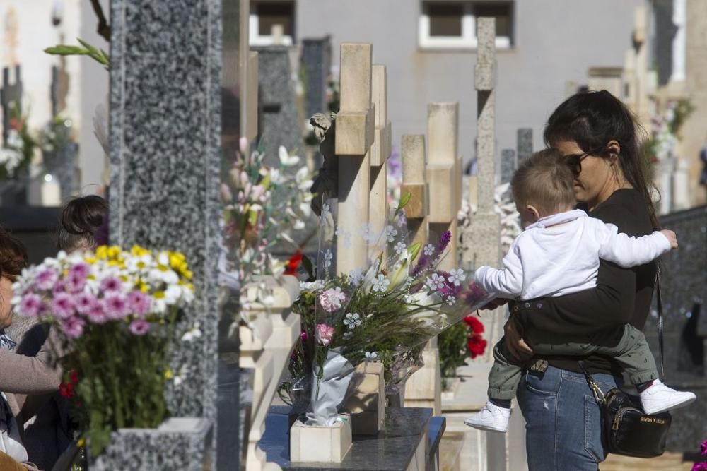 Día de Todos Los Santos en el cementerio de Los Remedios (Cartagena)