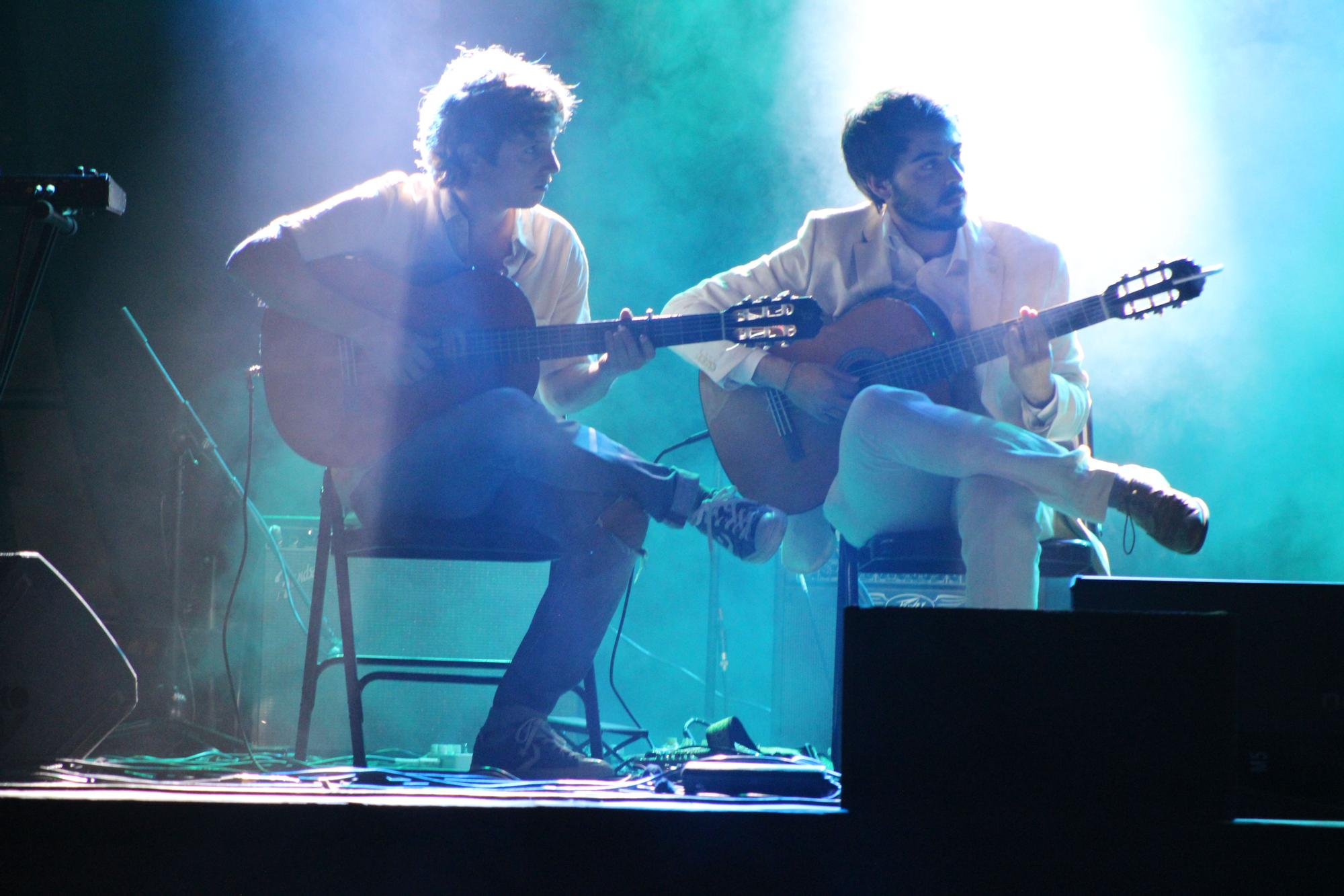 Música a càrrec dels grups «Penélope» i «Minibus» per les Revetlles de Sant Pere