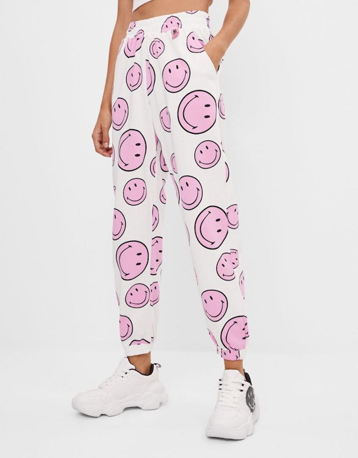 El pantalón jogger estampado smiley