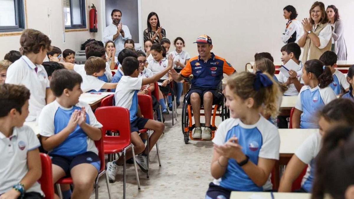 Isidre Esteve, durante su visita al colegio de Sevilla
