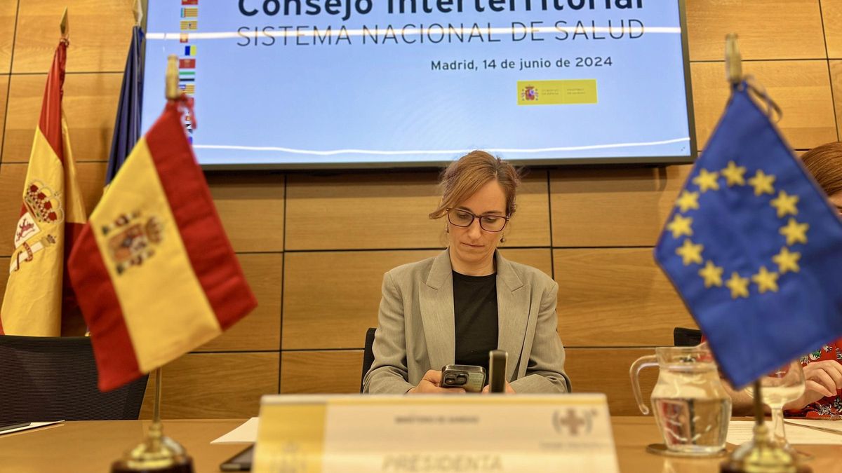 La ministra de Sanidad, Mónica García