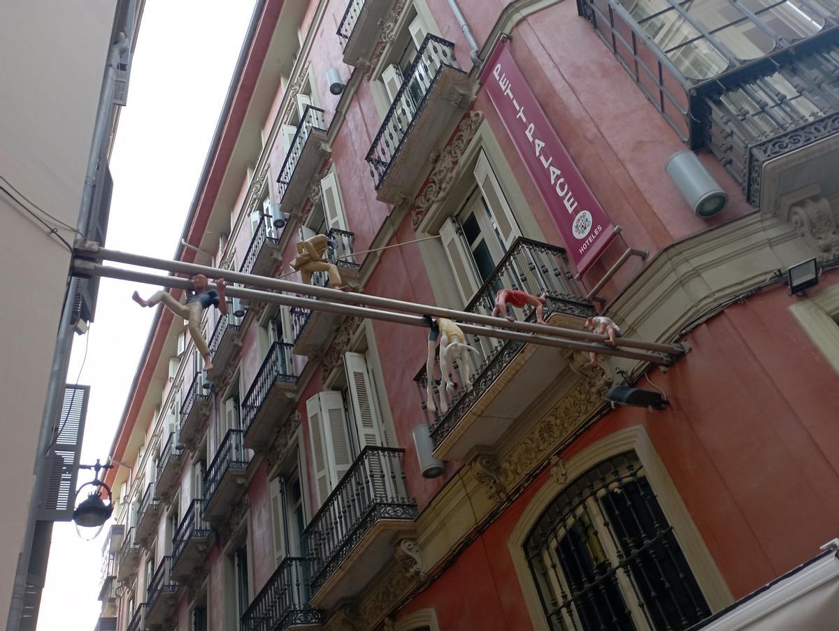 Las esculturas saltimbanquis de la calle Nicasio Calle