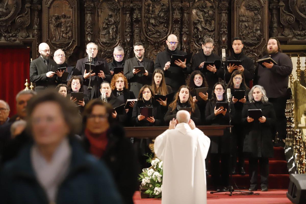 El obispo de Córdoba, Jesús Fernández, oficia la liturgia por los fallecidos en la tragedia ferroviaria El obispo de Córdoba, Jesús Fernández, oficia la liturgia por los fallecidos en la tragedia ferroviaria