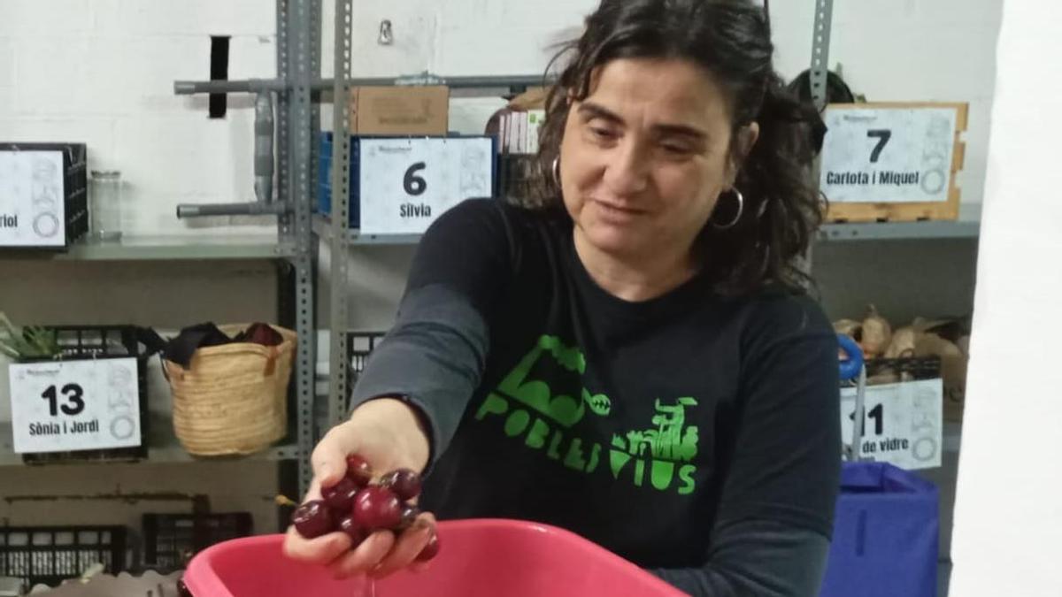 La Sònia Mateos a la cooperativa Naturalment