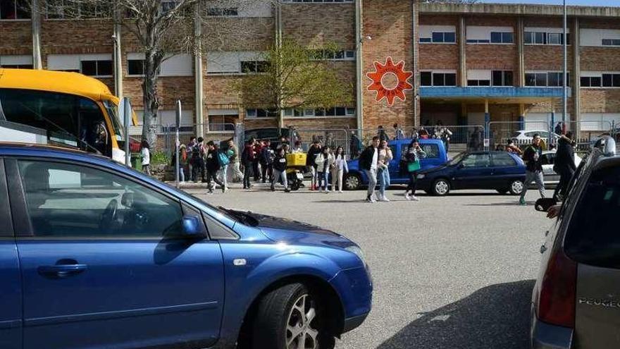 Actividad escolar ayer en el Instituto A Paralaia de Moaña. // Gonzalo Núñez