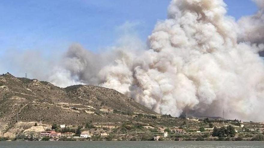 Controlado el incendio entre Aragón y Cataluña que ha calcinado casi 500 hectáreas