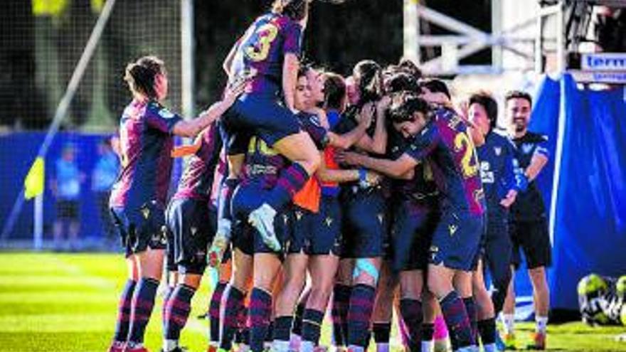 El Levante UDF  se impone al Villarreal y vuelve a soñar con la Champions