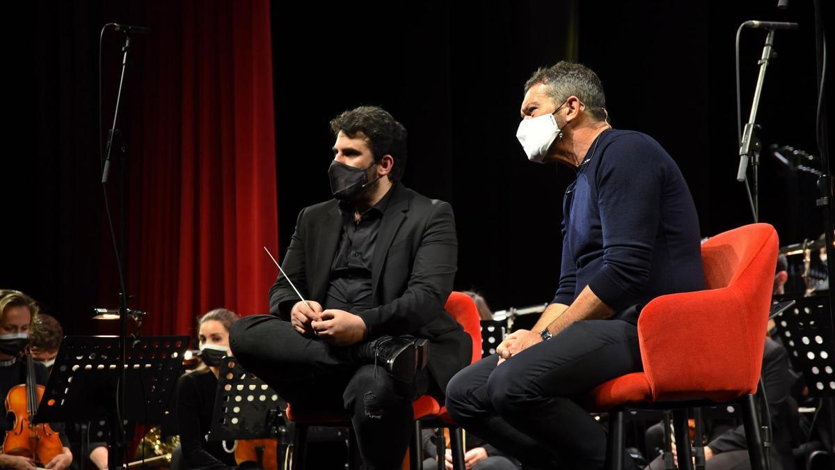 Antonio Banderas y Arturo Díez han presentado en el Teatro del Soho la creación de la Orquesta Sinfónica