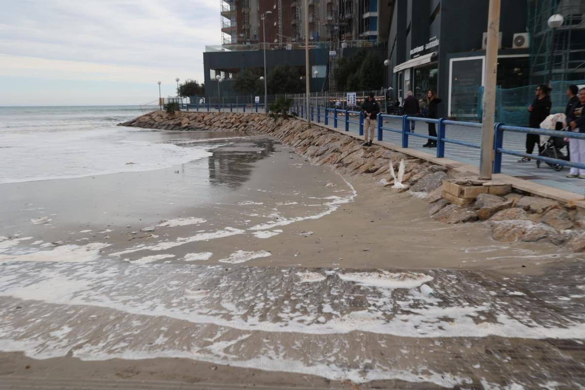 El temporal marítimo afecta al Postiguet