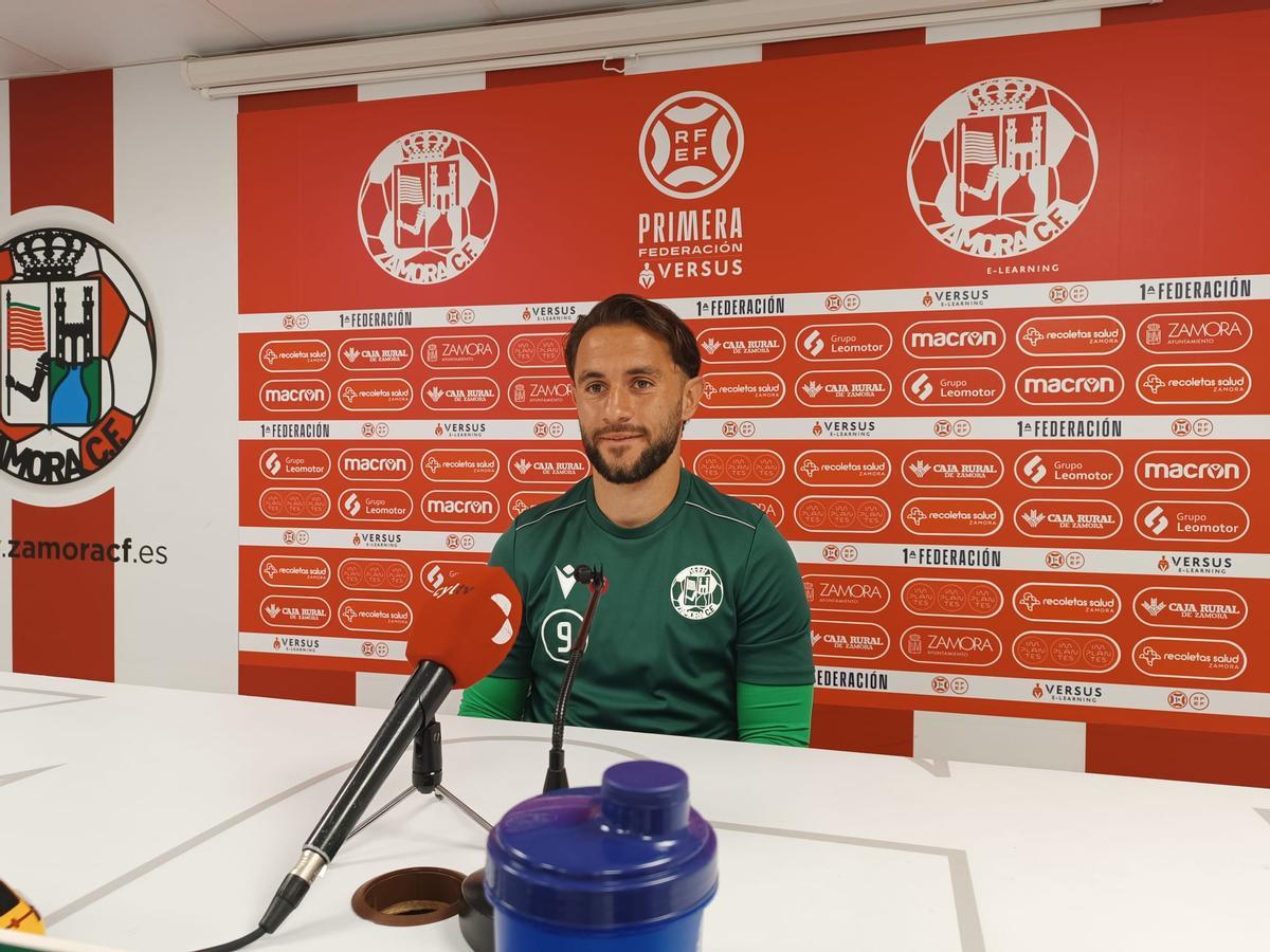Mario Losada, jugador del Zamora CF, en rueda de prensa.