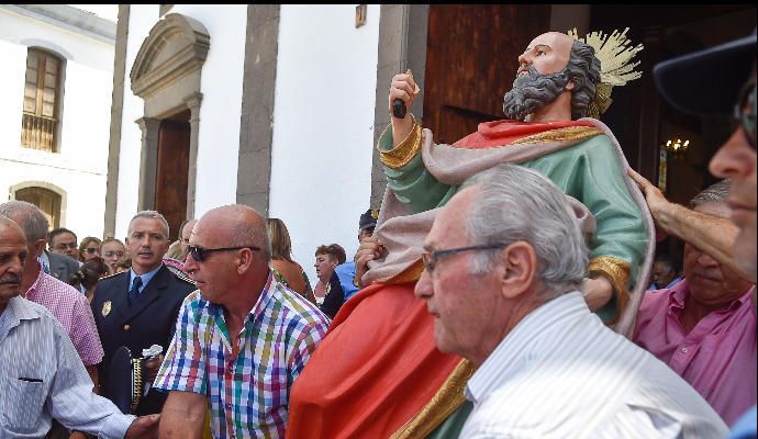 San Bartolomé cae en Tunte y el cura acaba herido.