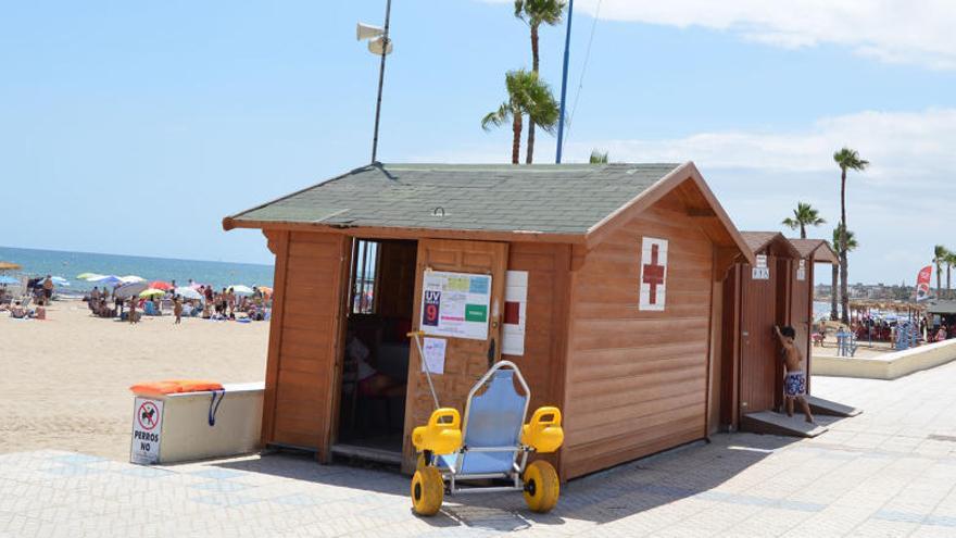 Torrevieja pondrá en marcha el servicio de socorrismo en las playas el día 20