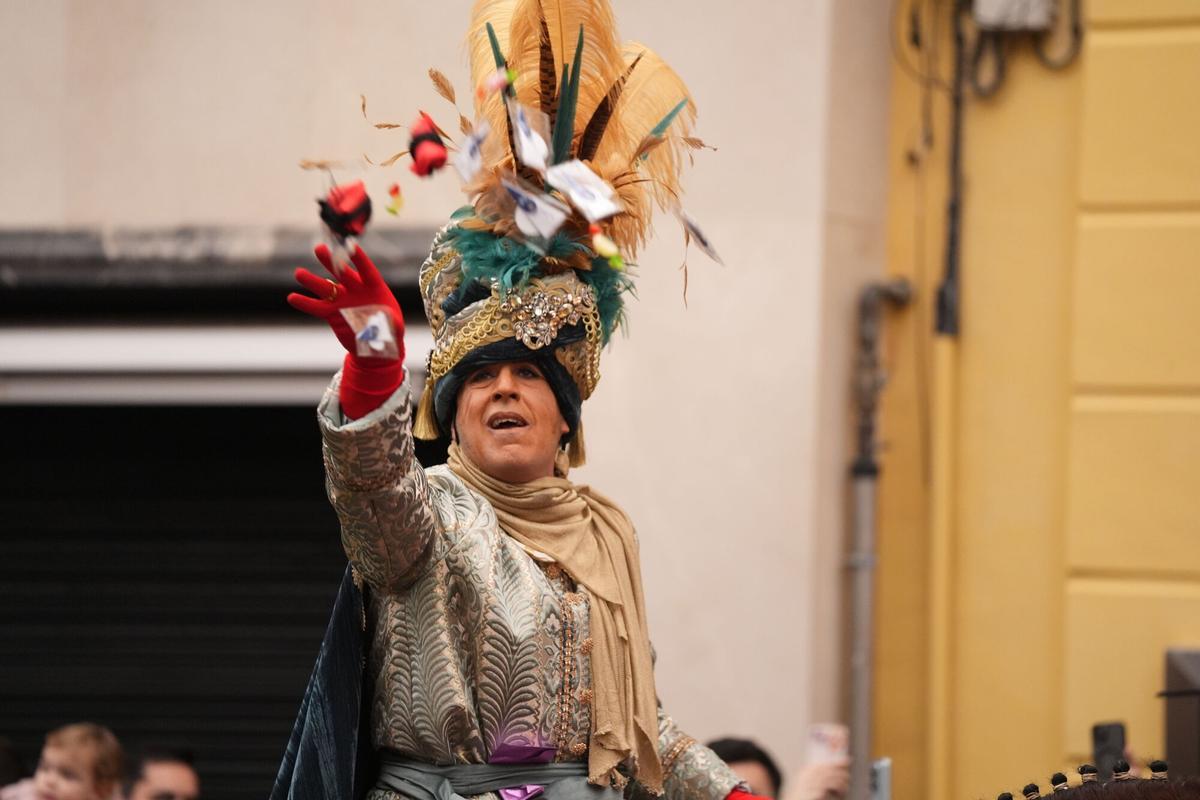 El Heraldo de los Reyes Magos de Sevilla, que este año ha sido encarnado por el empresario sevillano Sergio García.