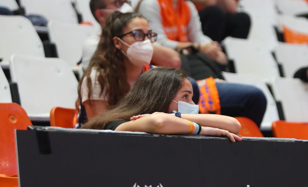 Pantallas gigantes en la Fonteta