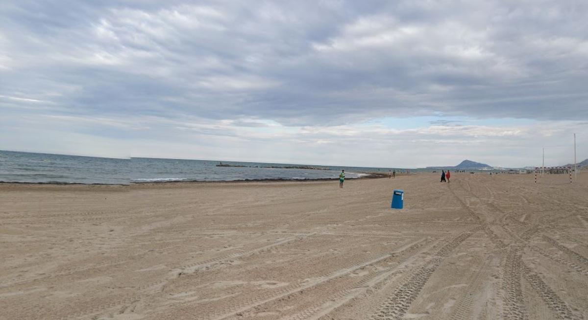 Archivo - Playa de Oliva (Valencia)