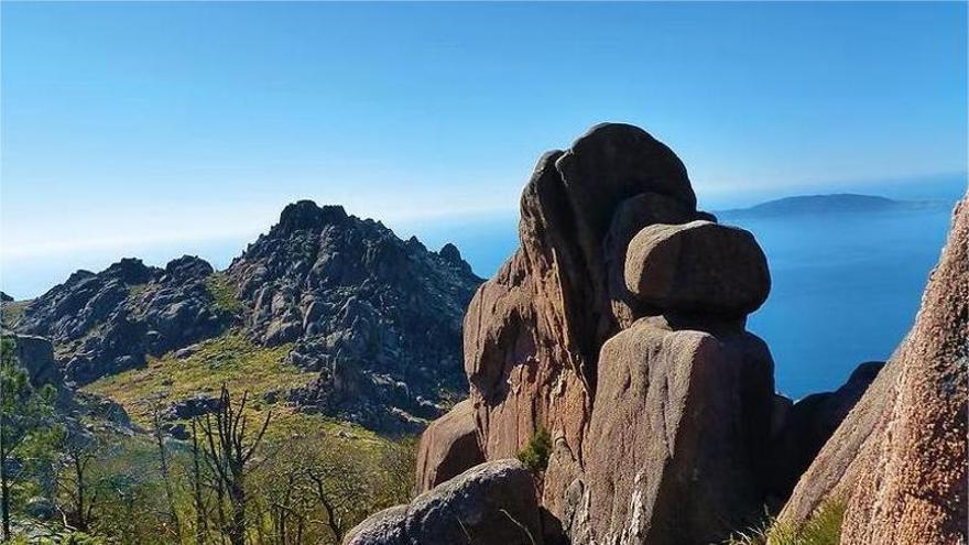 Fallece una mujer tras ser evacuada por una indisposición en el Monte Pindo, en Carnota