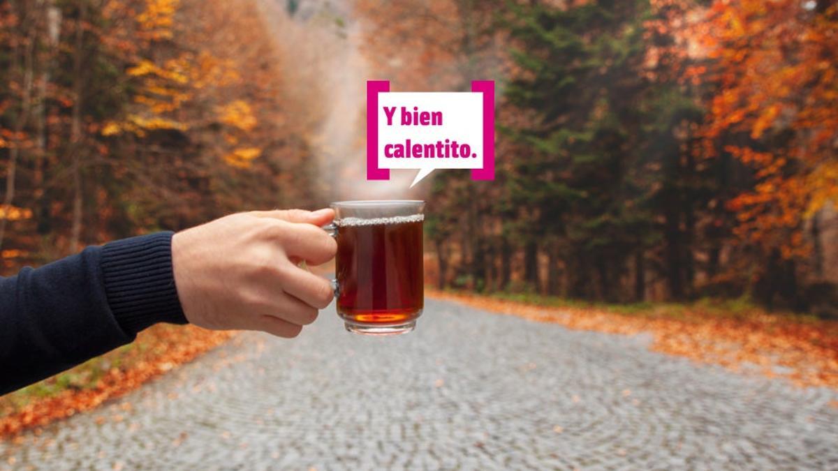Mano con té