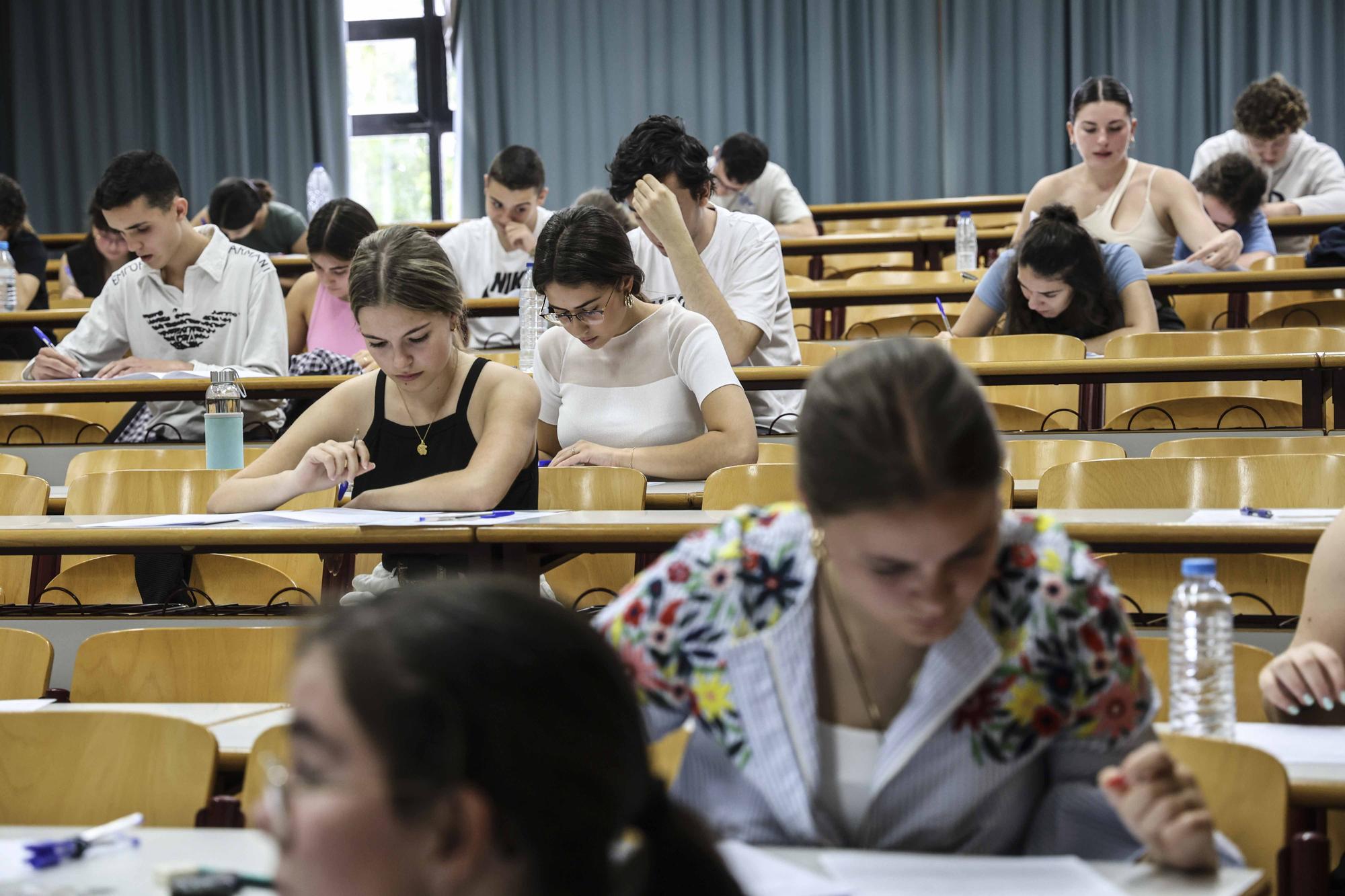 Primer día de la Selectividad 2023 en la Universidad de Alicante