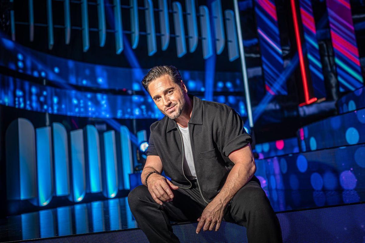 David Bustamante, en el plató de 'Tu cara me suena'.