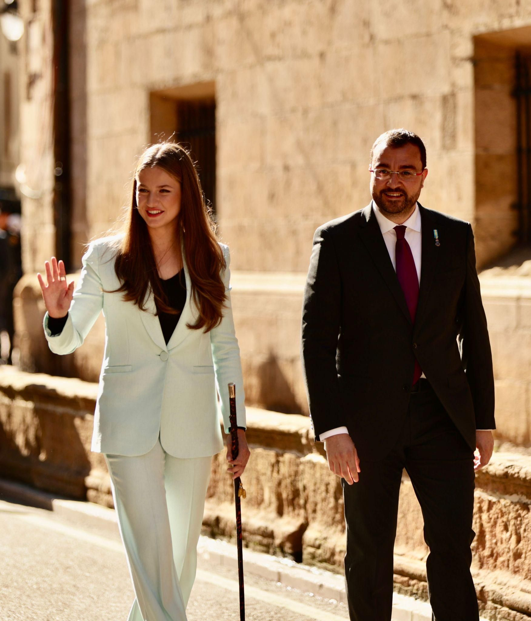 EN IMÁGENES |  Así fueron los primeros actos de la Princesa Leonor en solitario en Asturias: Alcaldesa Honoraria de Oviedo y Medalla de Asturias