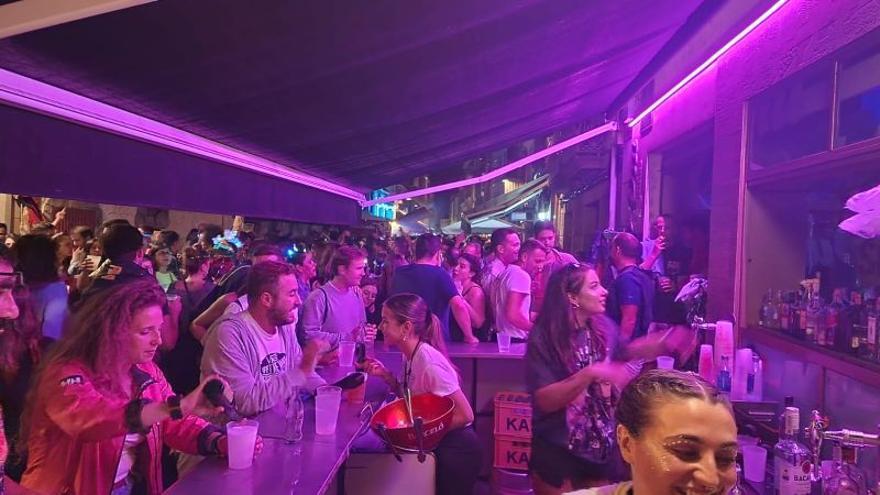 Festa da Auga: lleno en Vilagarcía durante la esperada noche previa