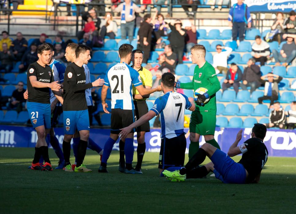 Los blanquiazules desperdician la oportunidad de huir del descenso y no pasan del empate ante un Andorra con uno menos desde el 52'