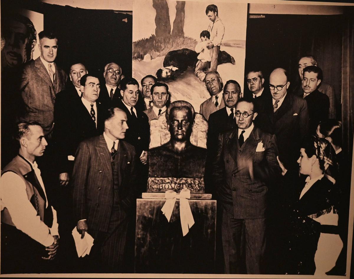 PONTEVEDRA.Visita de la prensa al cuadro de Castelao A der Rad Eira leicion do mestre en el edificio Castelao del museo