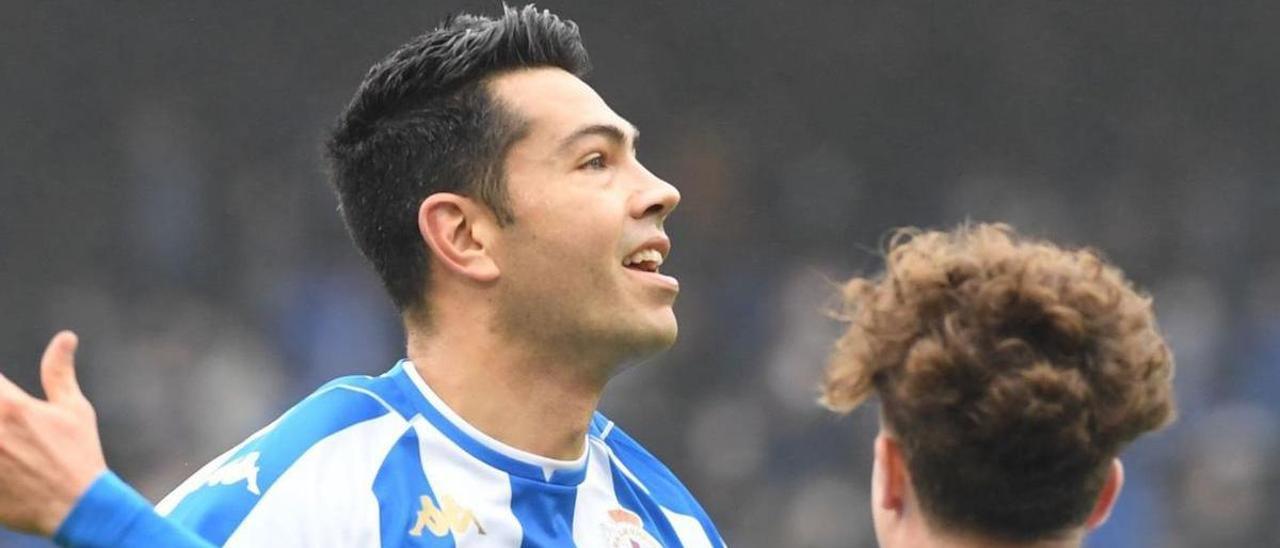 Miku y Mario Soriano celebran un gol esta temporada en Riazor. // CARLOS PARDELLAS