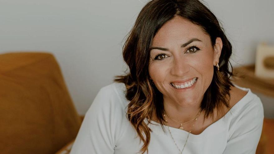 Cynthia Santacruz, psicoterapeuta: «Nuestra generación tiene una cuenta pendiente con la educación emocional»