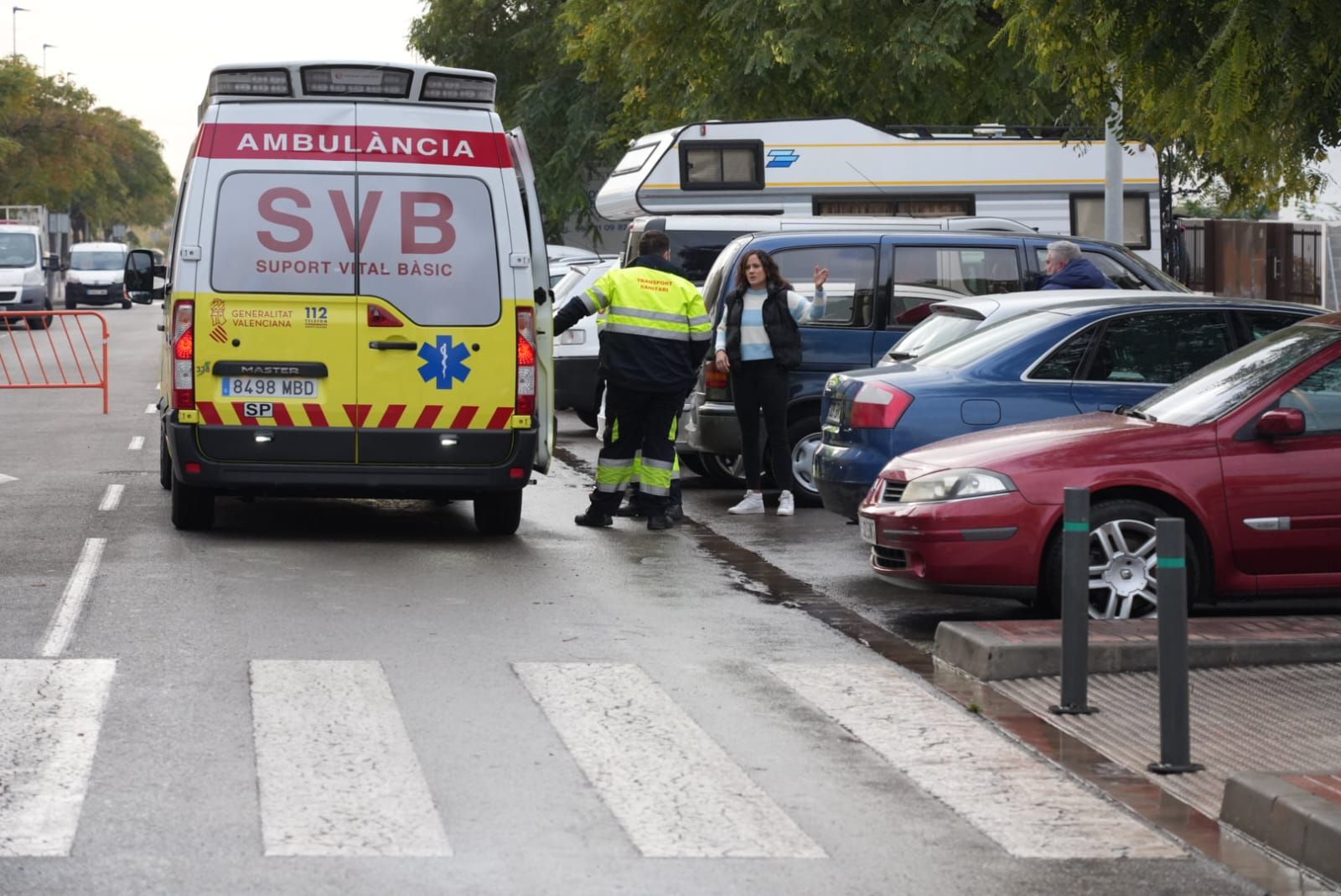 Accidente entre dos turismos y un patinete en Castellón