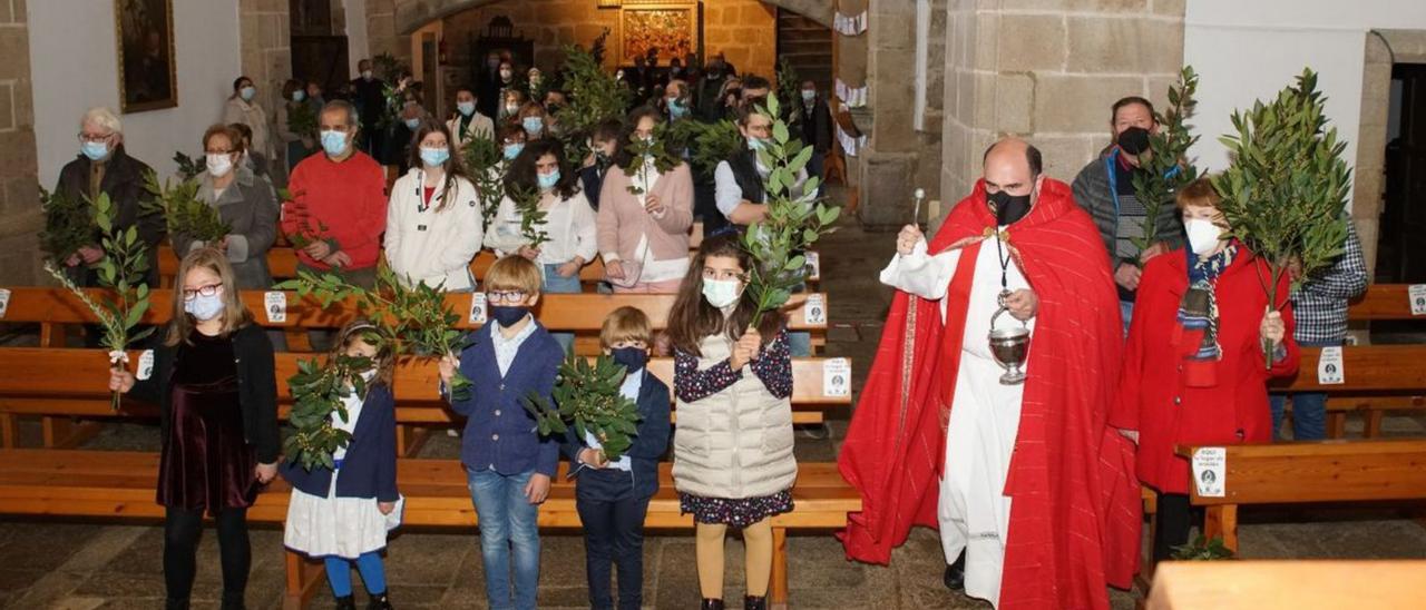 Alcañices y Valer celebran con toda solemnidad y devoción la misa y procesión del Domingo de Ramos | CH. S.