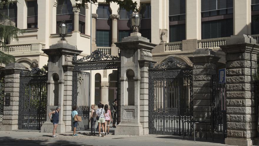 L&#039;institut Lluís de Peguera de Manresa té un professor de mates de baixa i no hi ha manera de trobar-li relleu