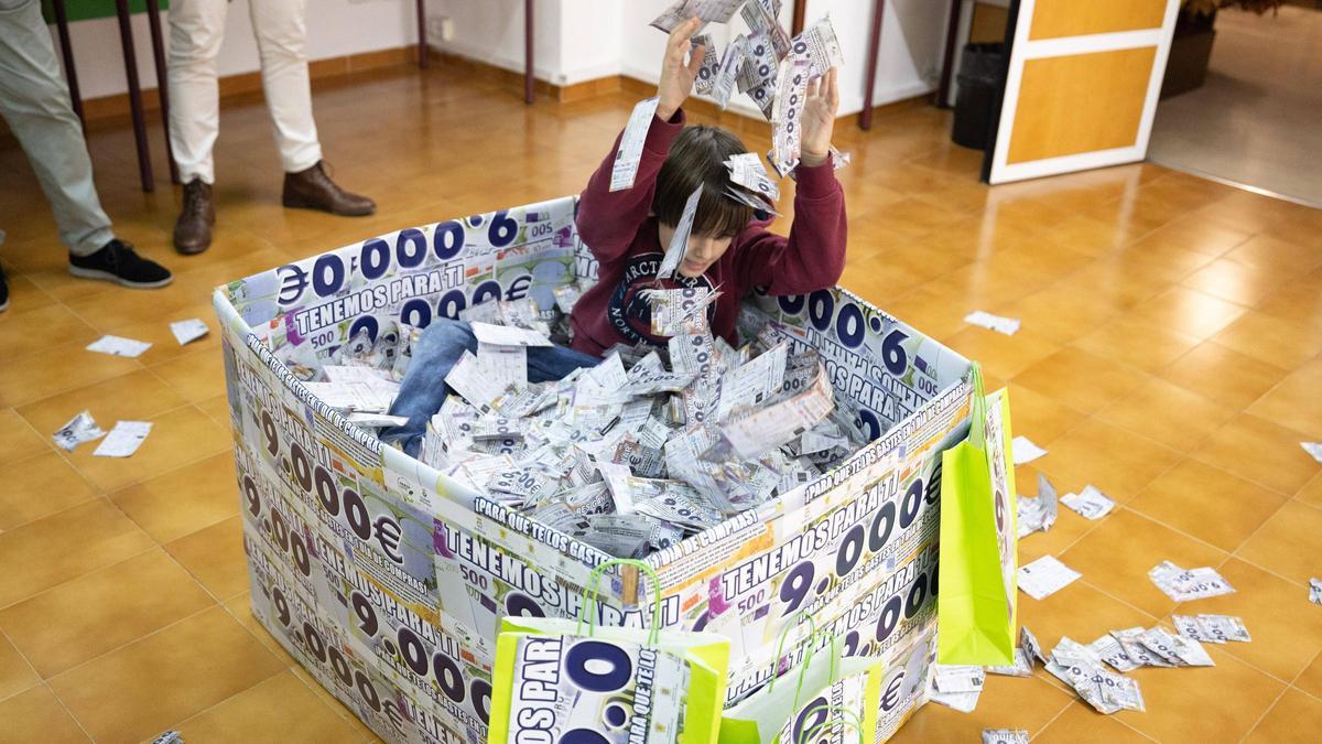 Las imágenes de la celebración del sorteo de 9.000 euros en compras de PIMEEF