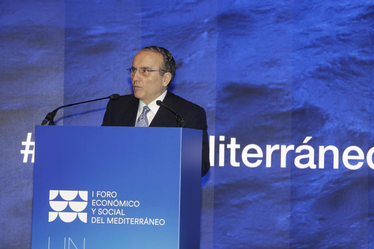 El presidente de Prensa Ibérica, Javier Moll, inaugura el Foro Mediterráneo.