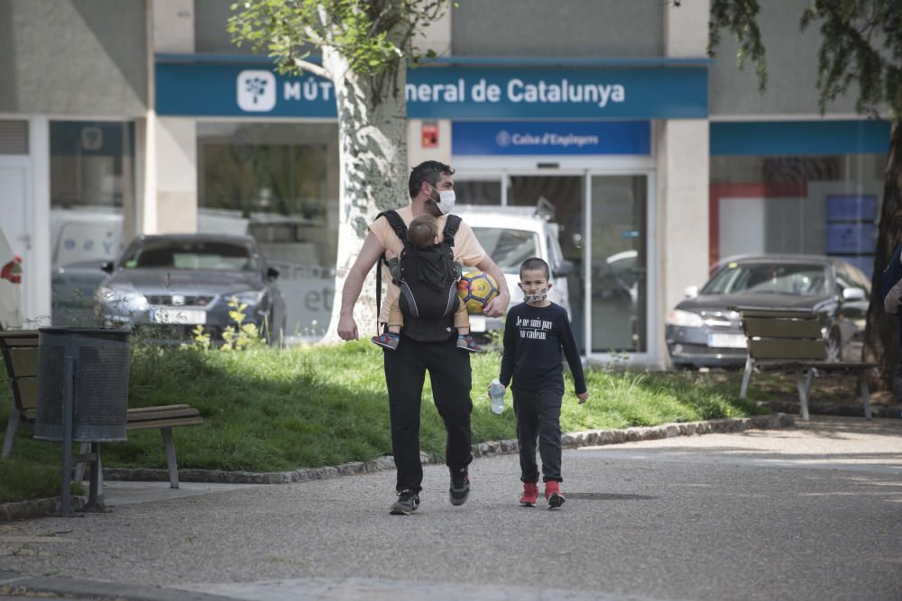 Els menors de 14 anys poden sortir a passejar una hora al dia acompanyats d''un adult