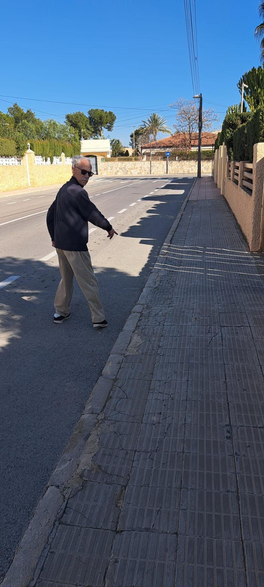 Vecinos de la urbanización Sol y Luz, "hartos de estar discriminados y olvidados"